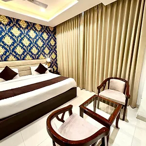 Lycoris Chandigarh !! Main Highway ! Lift ! Large Parking ! Premium Ac ! Traveler Choice Hotel